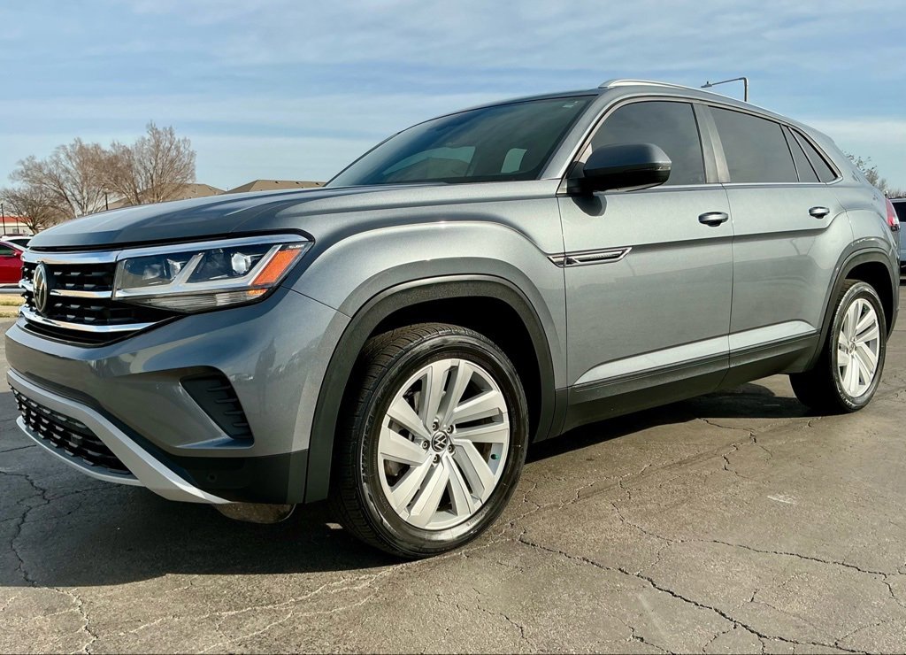 Used 2020 Volkswagen Atlas Cross Sport SE w/ Towing Package image 7