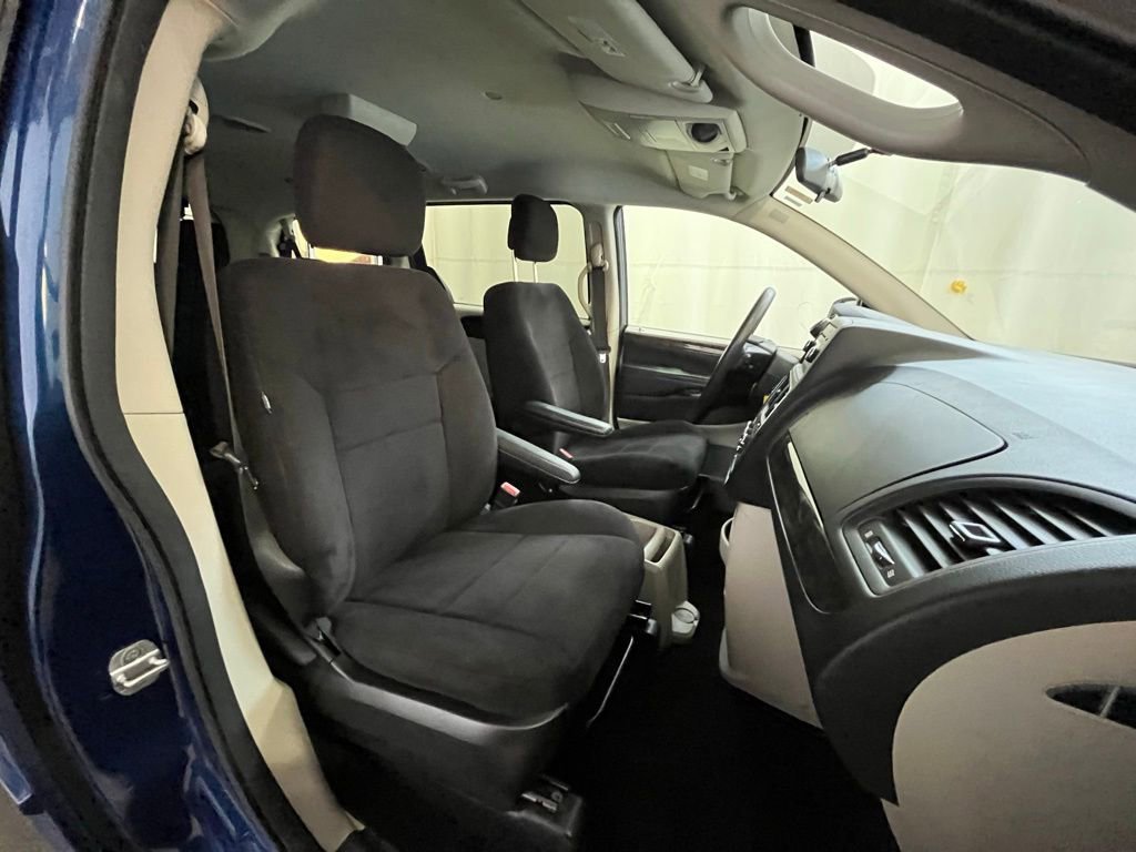 Used 2011 Dodge Grand Caravan Mainstreet image 12