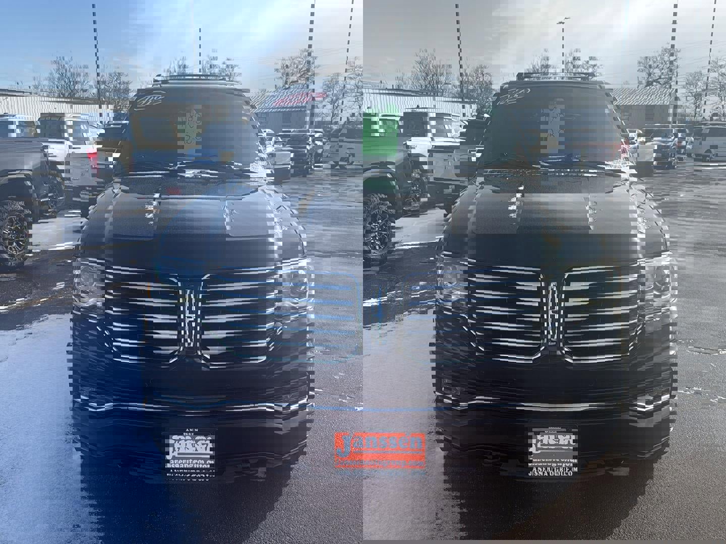 Used 2016 Lincoln Navigator Select image 8