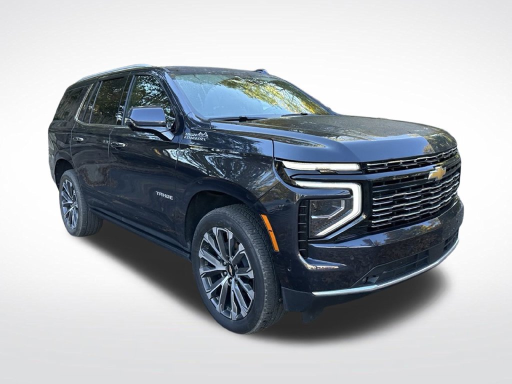 Used 2025 Chevrolet Tahoe High Country AWD/4WD image 8