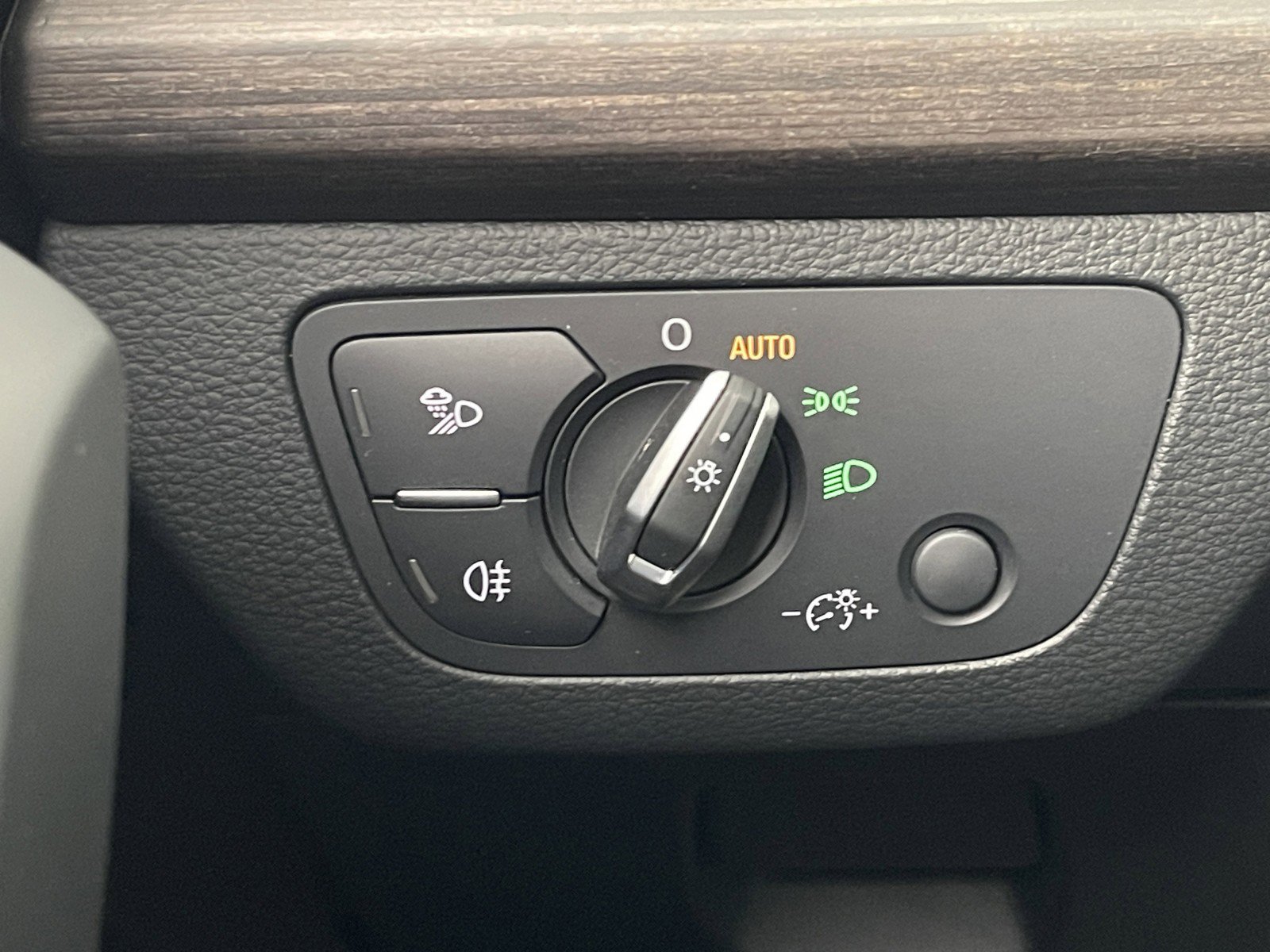 Used 2022 Audi Q5 2.0T Premium Plus w/ Premium Plus Package image 23