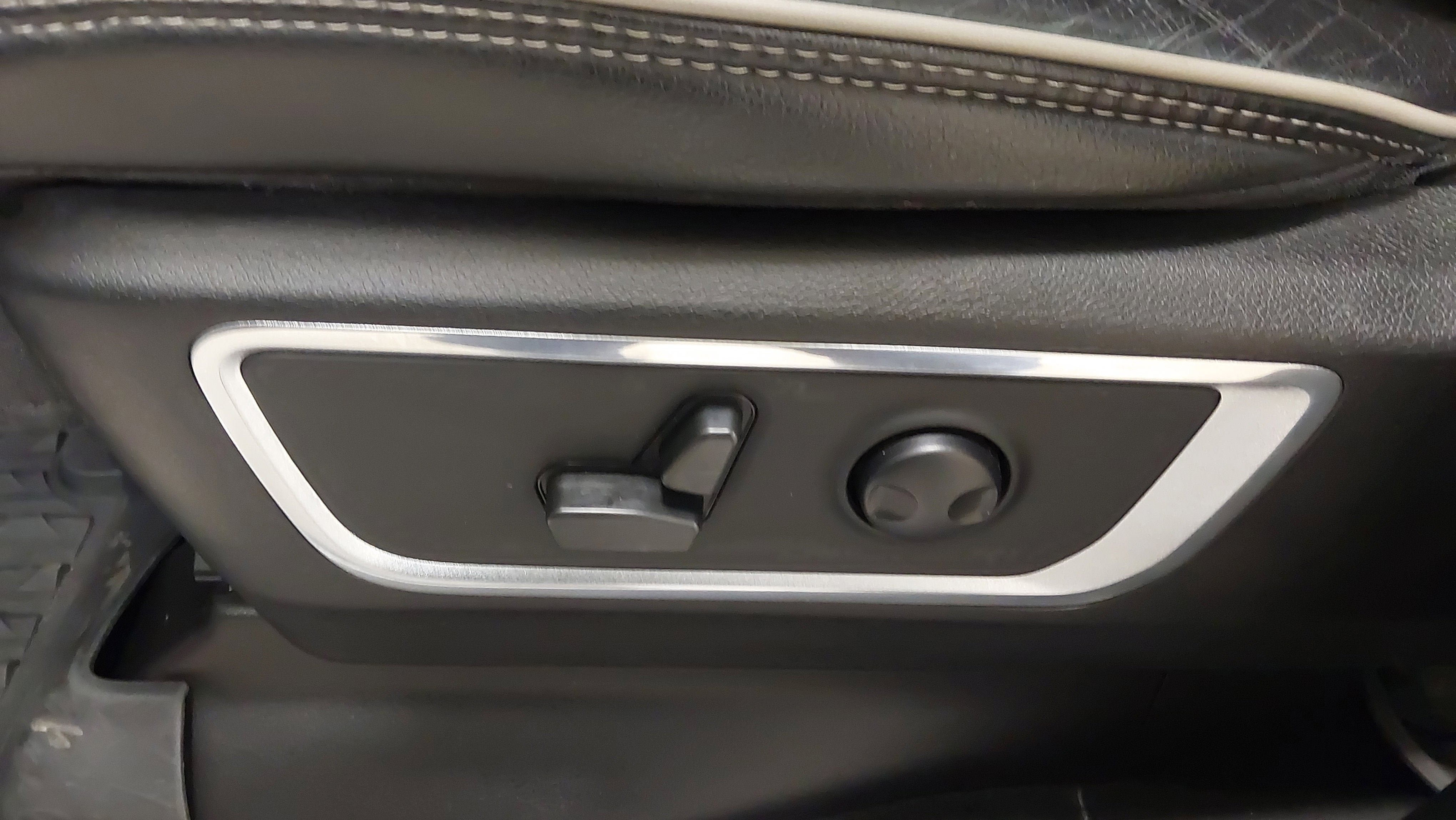Used 2022 RAM 1500 Laramie AWD/4WD image 37