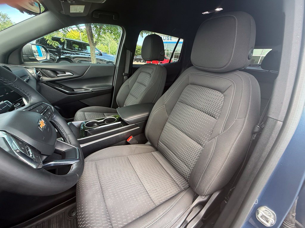 Used 2025 Chevrolet Equinox LT w/ Safety and Technology Package FWD image 23