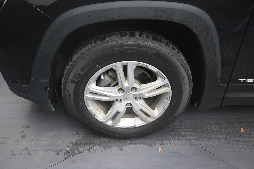 Used 2023 GMC Terrain SLE FWD image 9