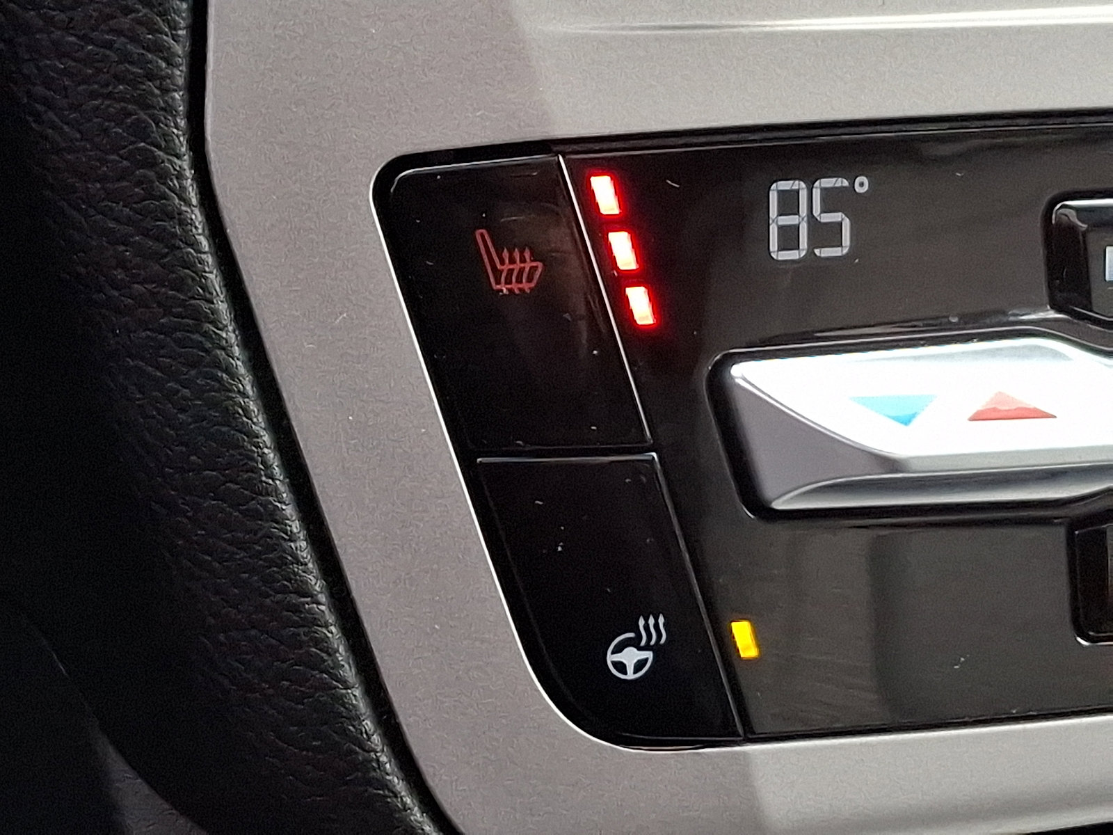 Used 2021 Ford Explorer XLT w/ Equipment Group 202A image 27