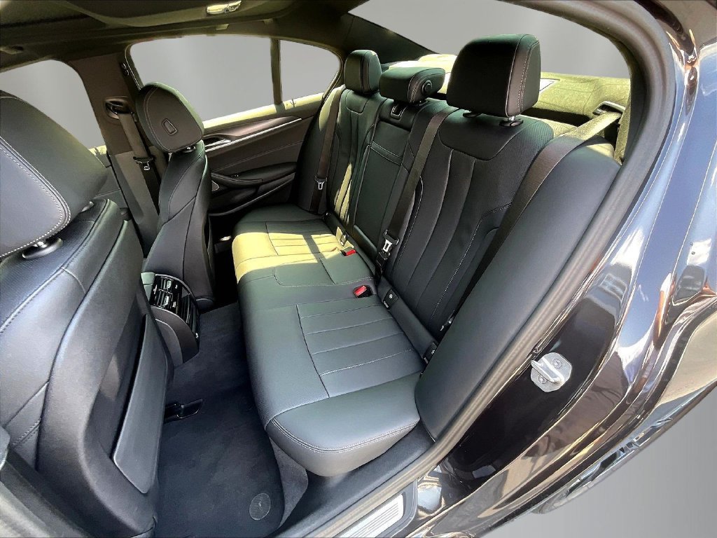 Used 2023 BMW 540i xDrive w/ M Sport Package AWD/4WD image 22