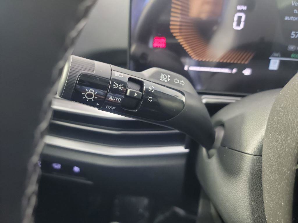 Certified 2025 Kia Sorento EX w/ Panoramic Sunroof Package image 30