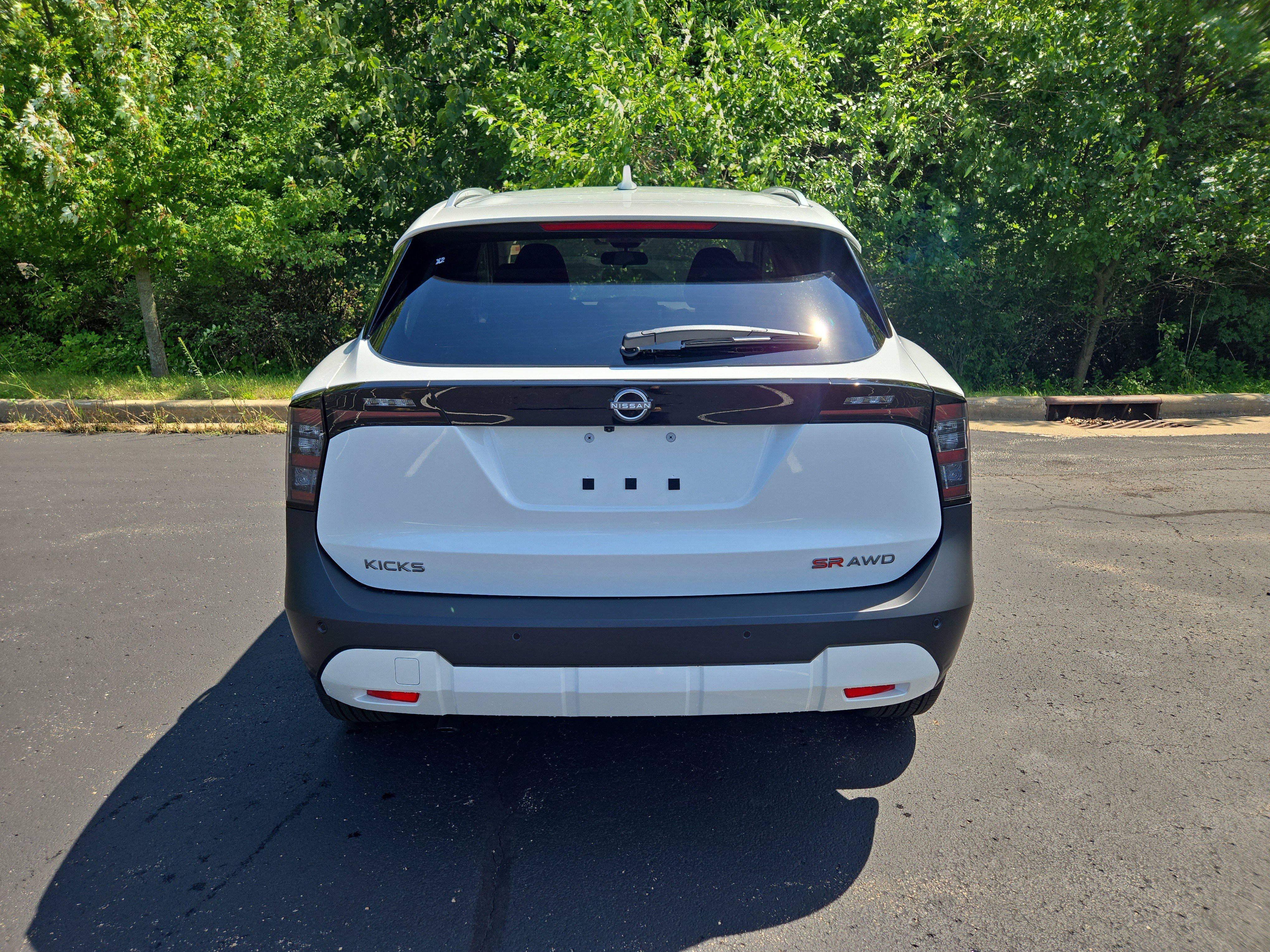 New 2025 Nissan Kicks SR w/ SR Premium Package image 8