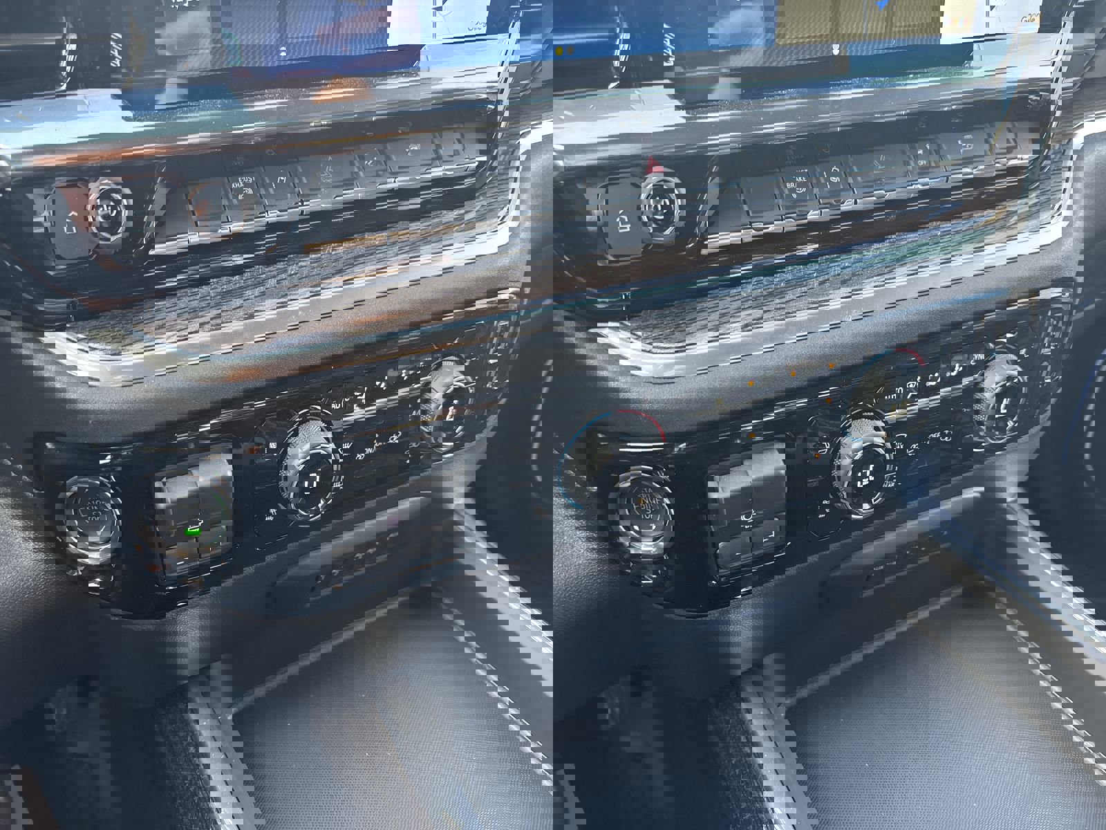 New 2025 Chevrolet Silverado 3500 LT w/ Convenience Package image 21