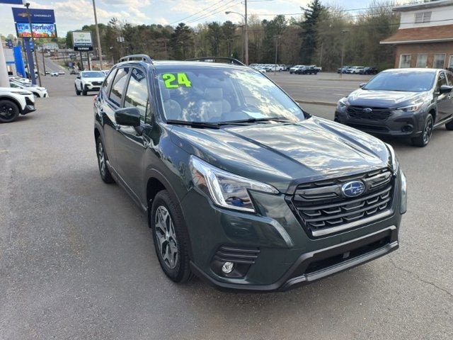 Used 2024 Subaru Forester Premium AWD/4WD image 5