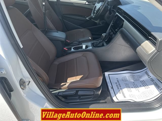 Used 2022 Volkswagen Passat 2.0T SE FWD image 40
