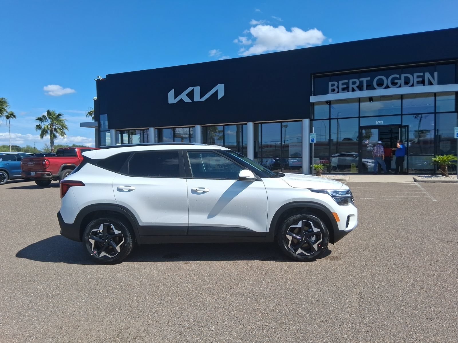 New 2026 Kia Seltos S FWD image 3