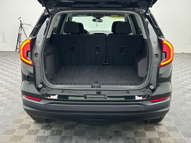 Used 2024 GMC Terrain SLE image 10