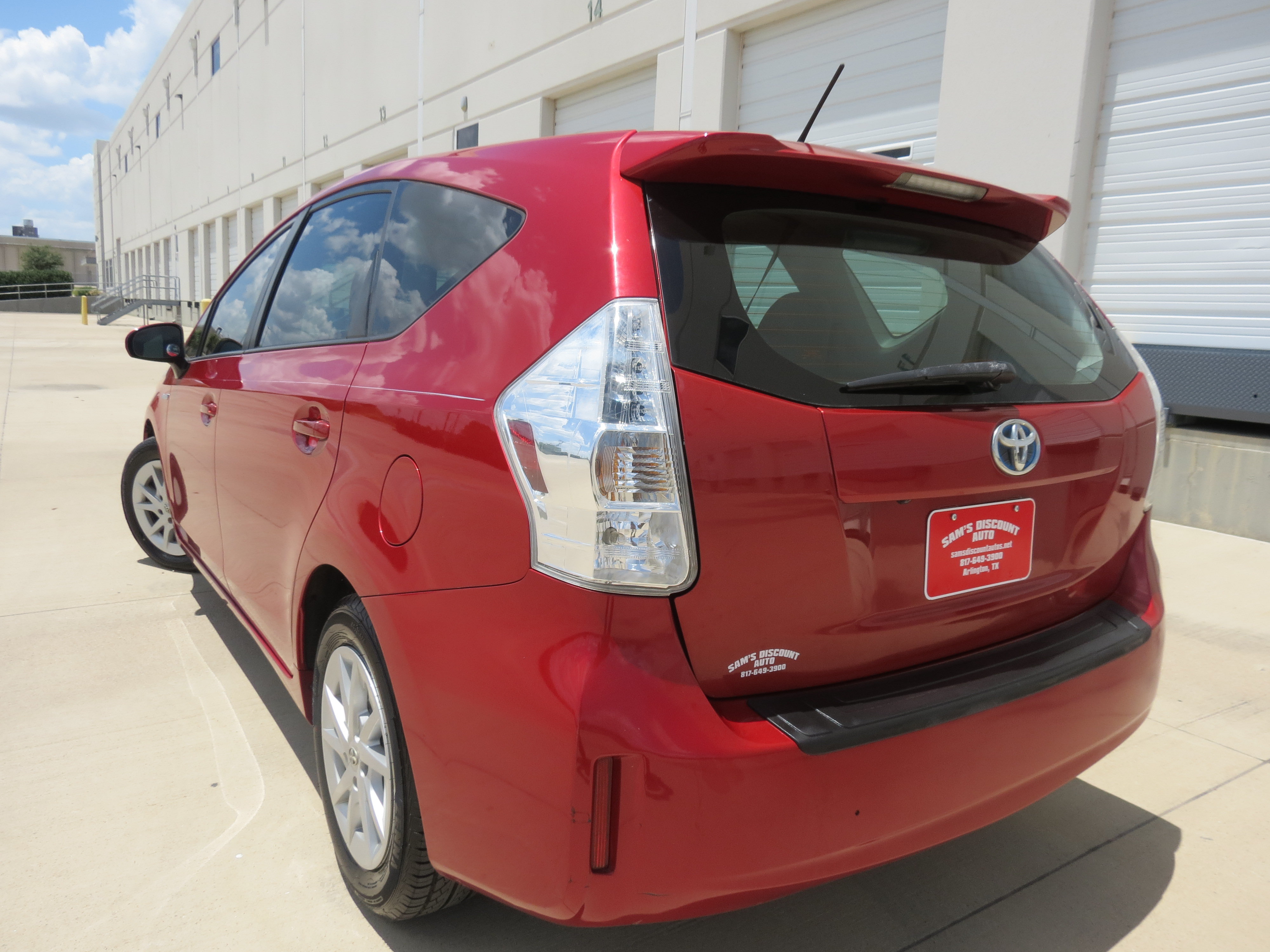 Used 2014 Toyota Prius V Two FWD image 5