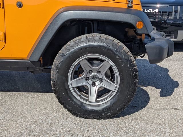 Used 2013 Jeep Wrangler Unlimited Rubicon w/ Connectivity Group image 10