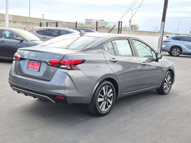 Used 2021 Nissan Versa SV FWD image 8