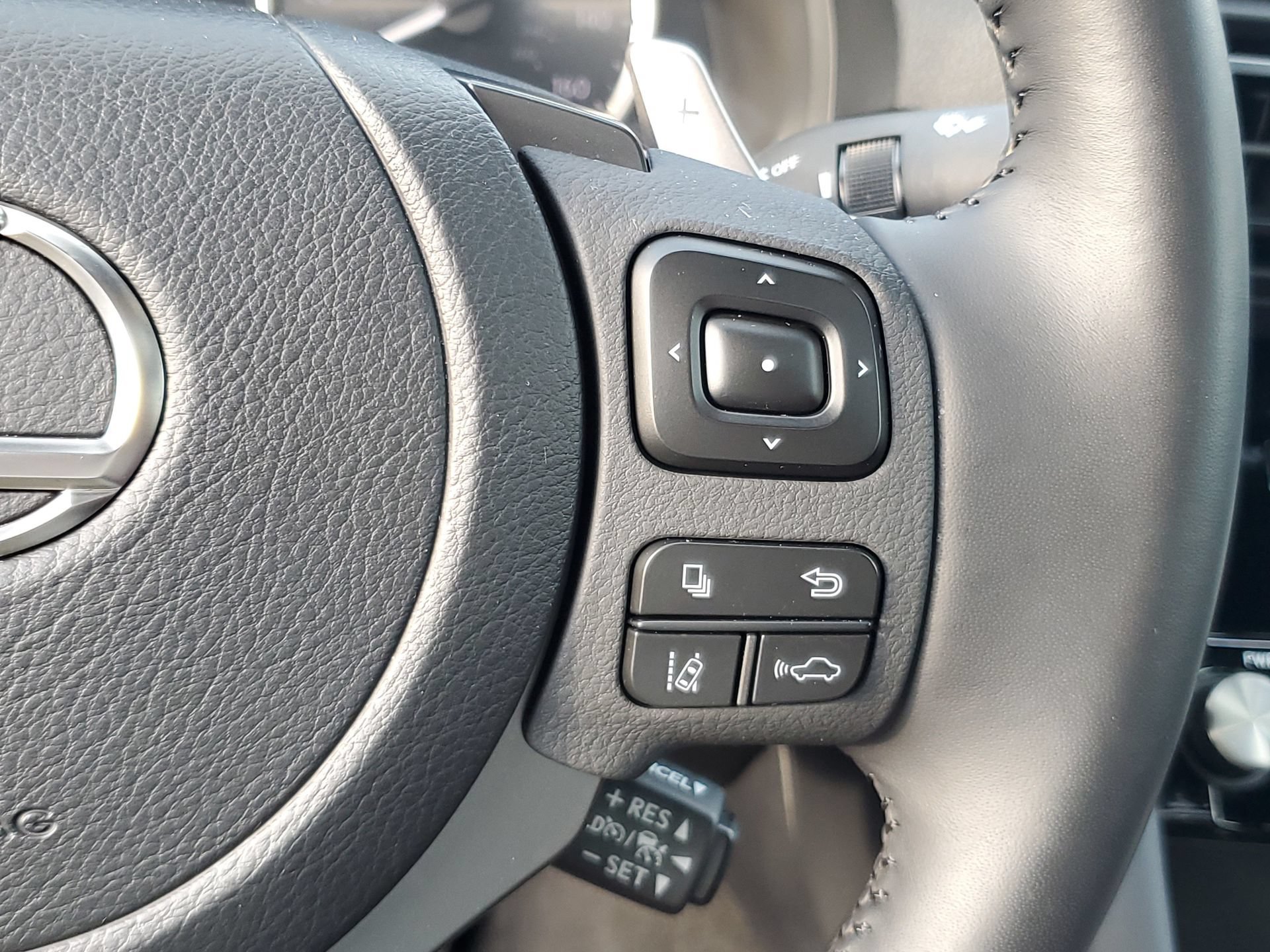 Used 2024 Lexus IS 350 F Sport RWD image 23