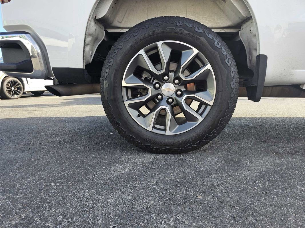 Used 2023 Chevrolet Silverado 1500 LT image 19