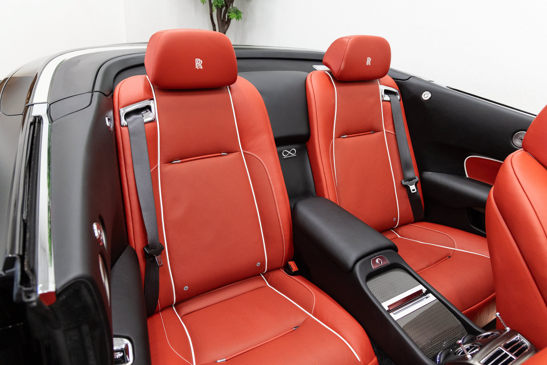 Used 2020 Rolls-Royce Dawn RWD image 15
