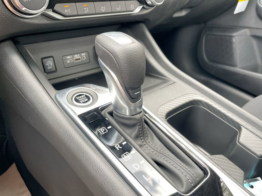 Certified 2025 Nissan Sentra SV w/ Trunk Package image 27