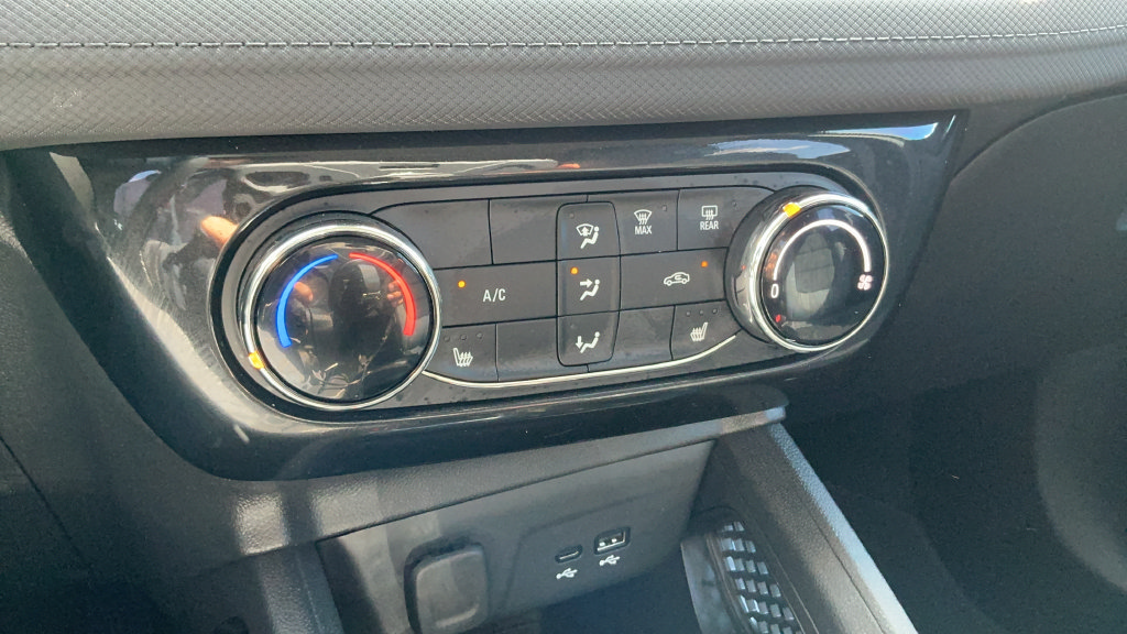 Used 2026 Chevrolet TrailBlazer LT w/ LT Cold Weather Package FWD image 16