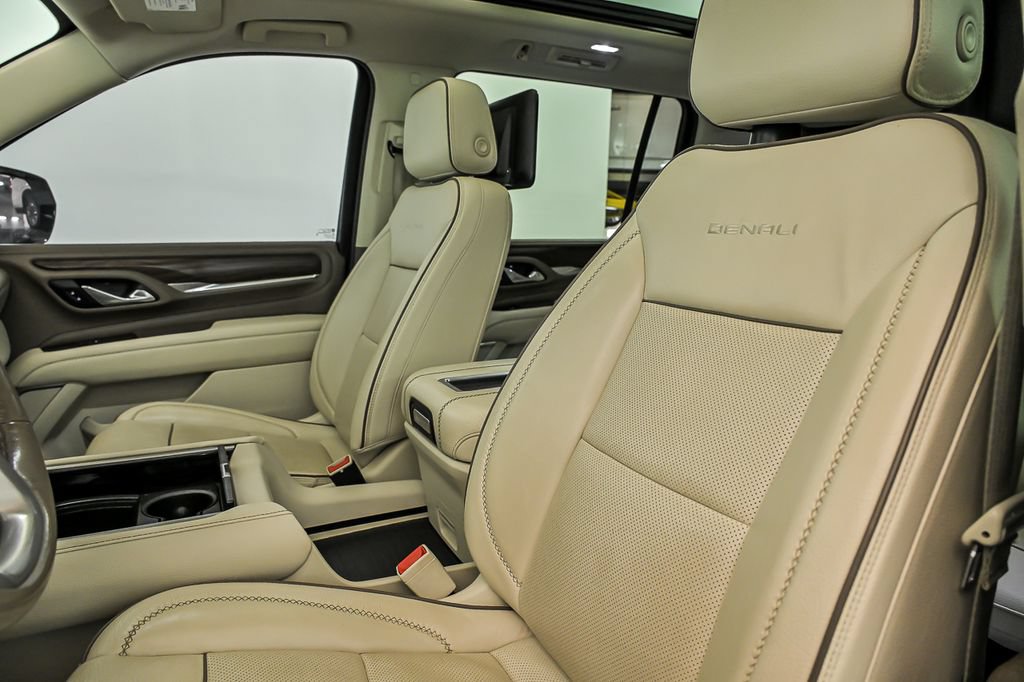 Used 2021 GMC Yukon XL Denali w/ Denali Ultimate Package AWD/4WD image 14