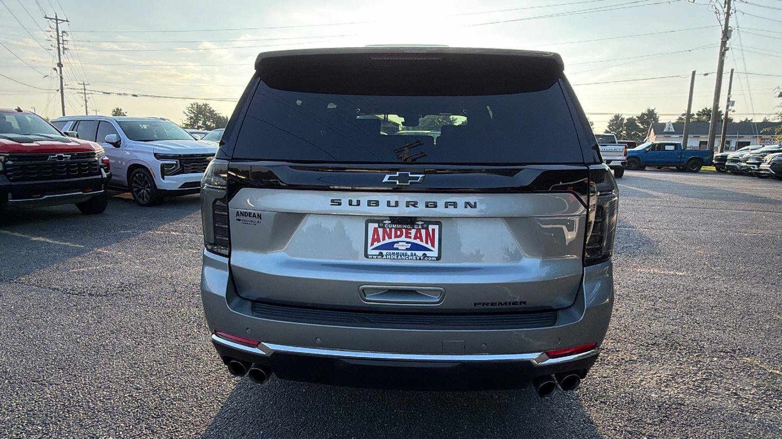 Used 2025 Chevrolet Suburban Premier AWD/4WD image 9
