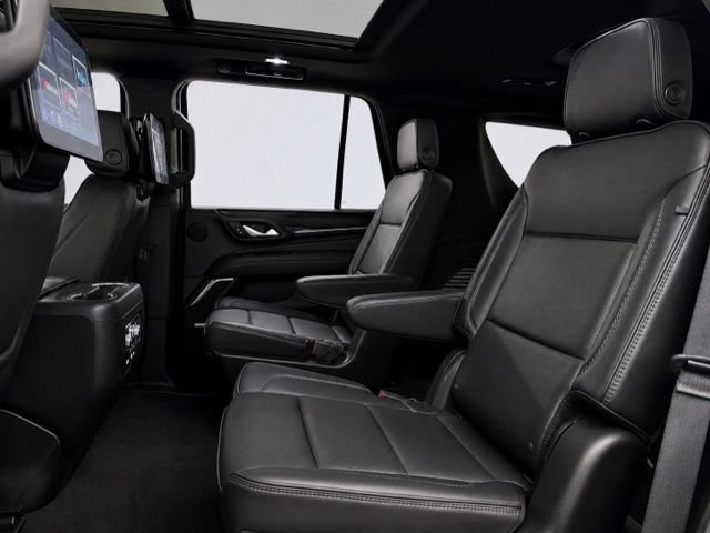 Used 2023 GMC Yukon Denali w/ Advanced Technology Package AWD/4WD image 25