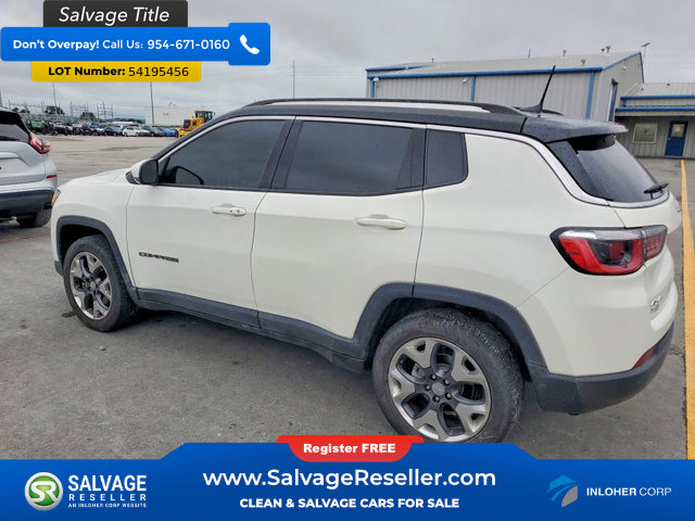 Used 2018 Jeep Compass Limited w/ Navigation Group AWD/4WD image 3