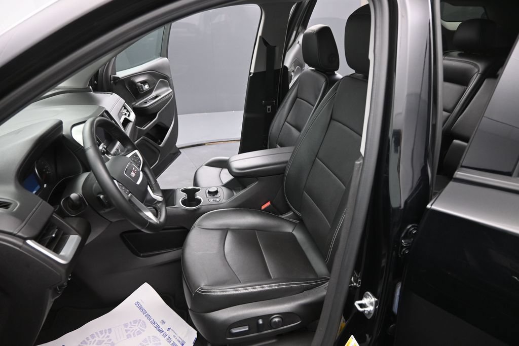 Used 2024 GMC Terrain SLT AWD/4WD image 19
