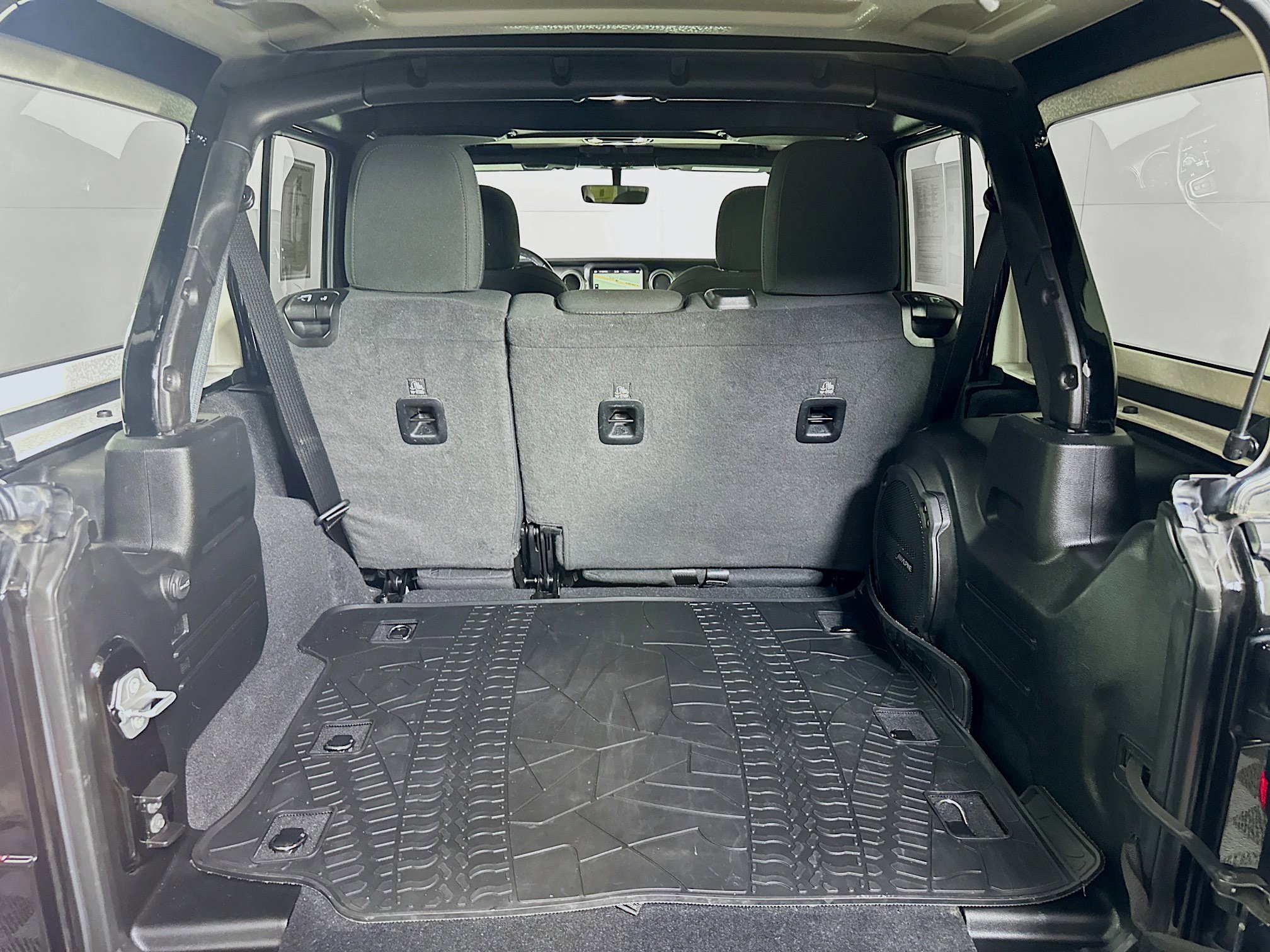 Used 2021 Jeep Wrangler Unlimited Sahara image 27