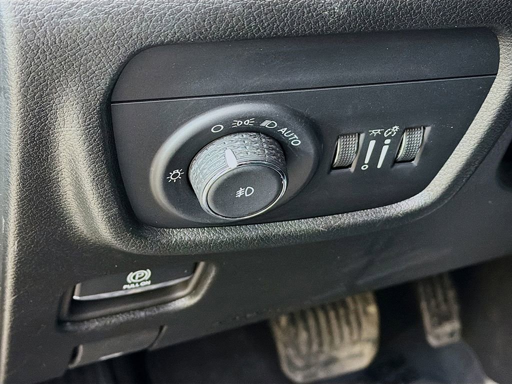 Used 2024 Jeep Grand Cherokee L Limited w/ Luxury Tech Group II image 35