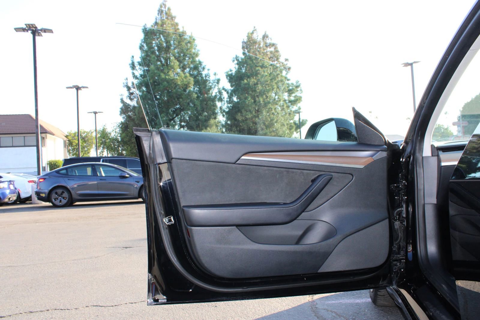 Used 2022 Tesla Model 3 Standard Range image 13