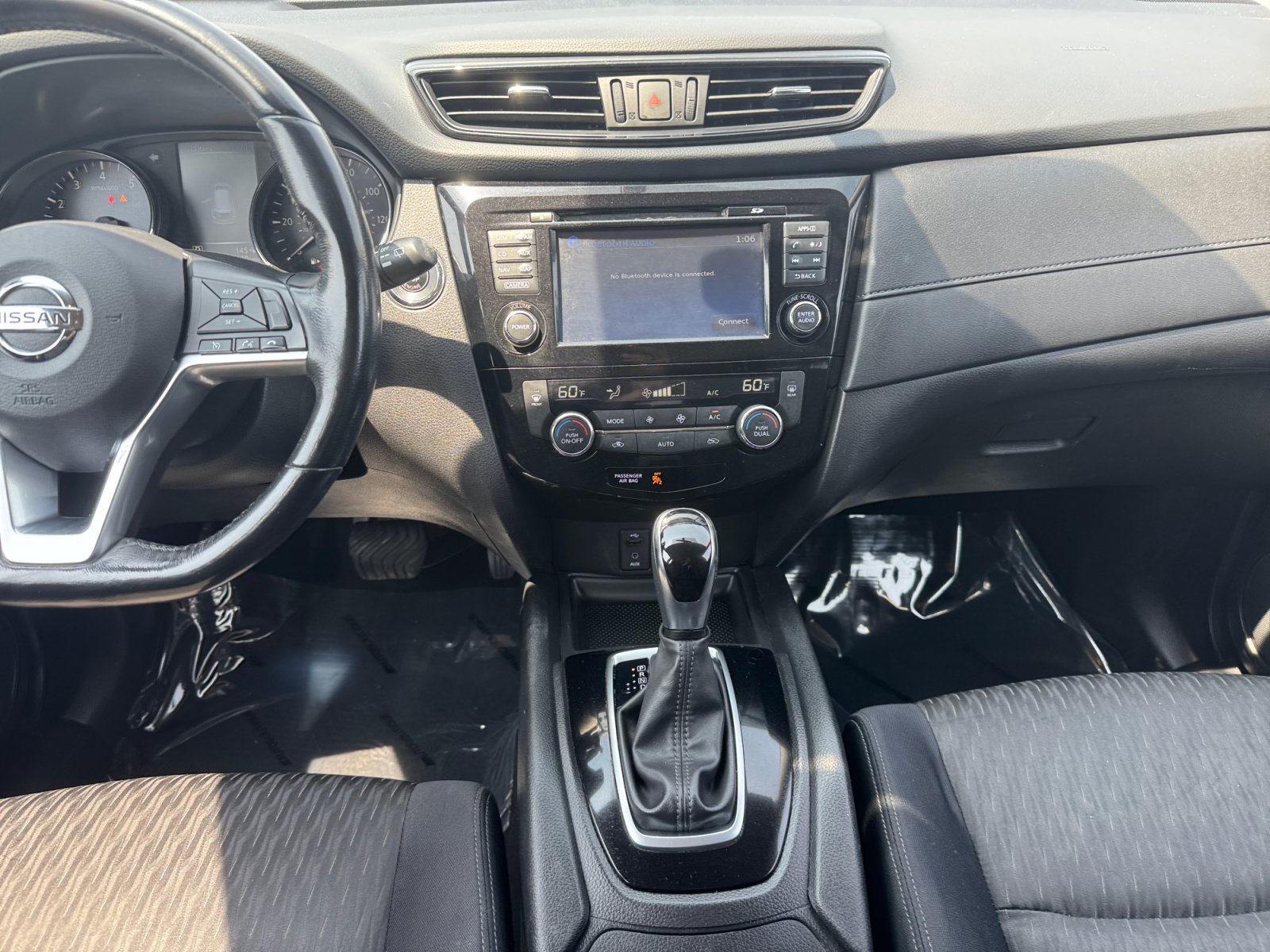 Used 2017 Nissan Rogue SV w/ SV Premium Package AWD/4WD image 11