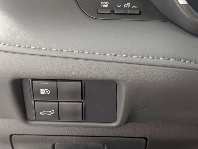 Used 2021 Toyota Highlander XLE image 15