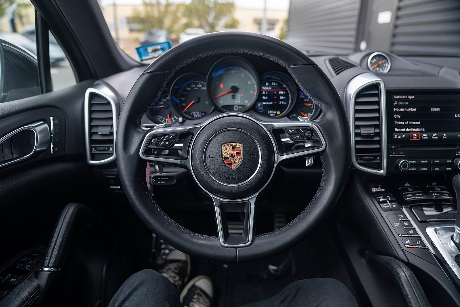 Used 2017 Porsche Cayenne S image 6