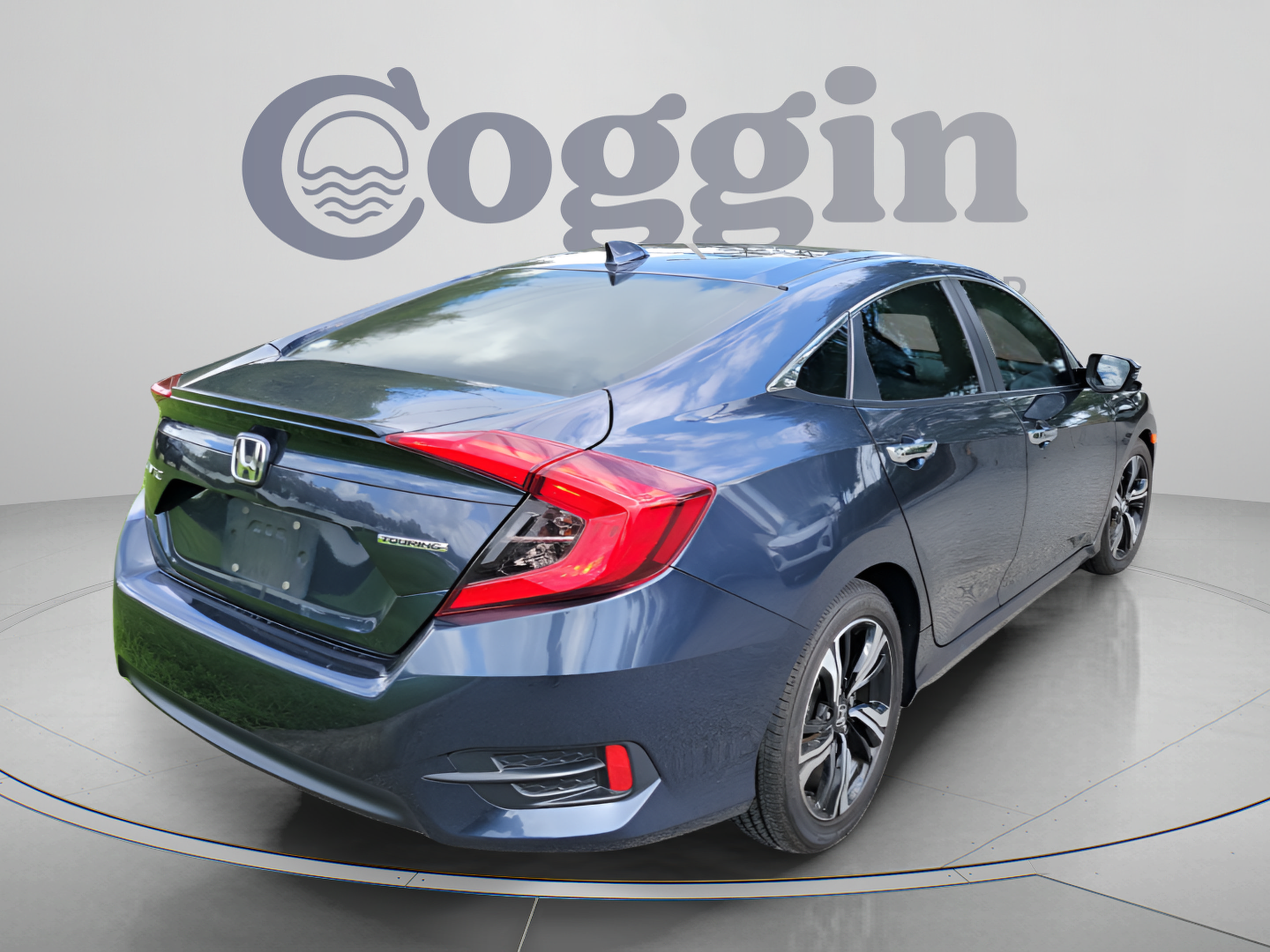 Used 2017 Honda Civic Touring image 3