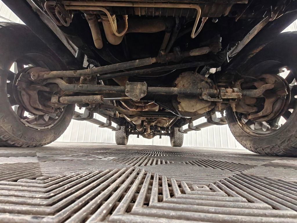 Used 2004 Ford Excursion XLT AWD/4WD image 31