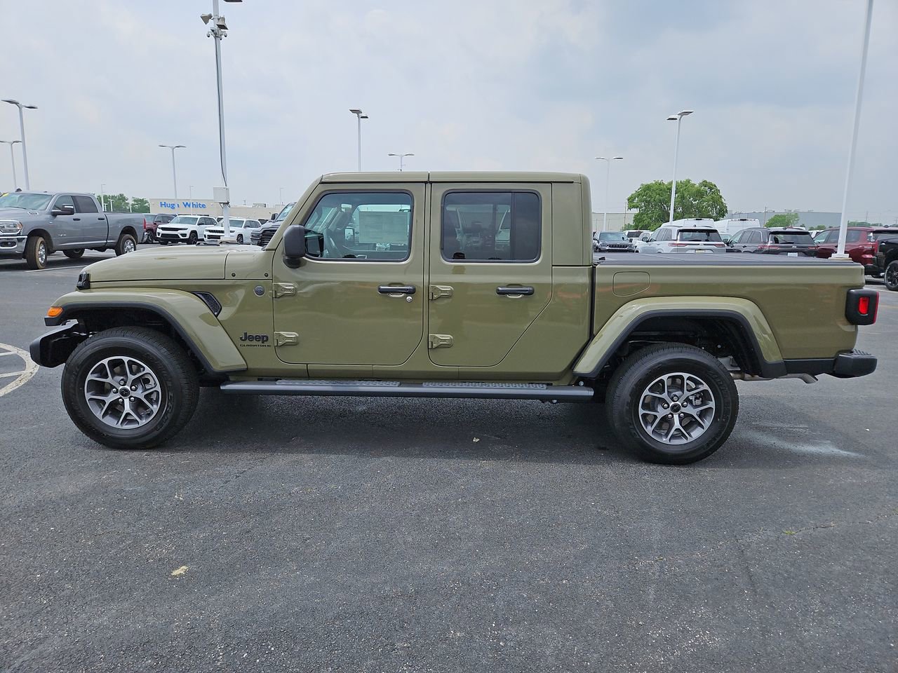 New 2025 Jeep Gladiator Sport image 4