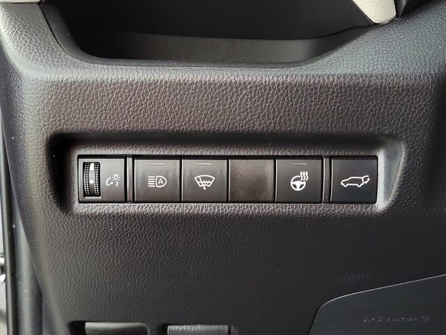 Used 2021 Toyota RAV4 XLE w/ Convenience Package AWD/4WD image 24