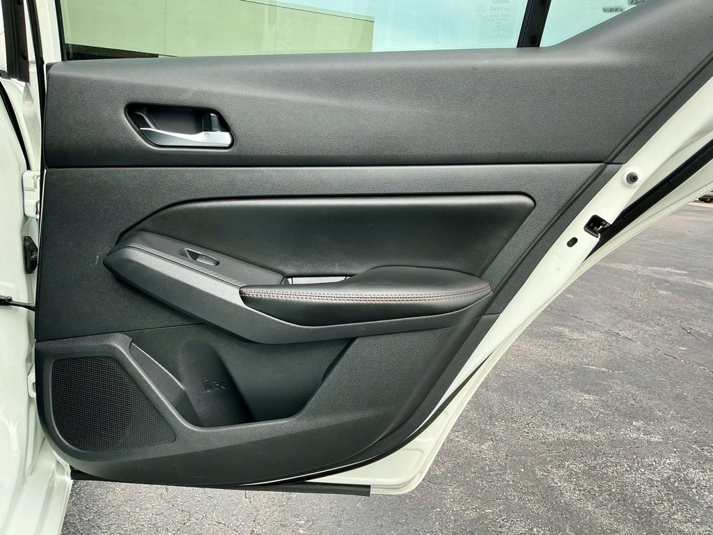 Used 2021 Nissan Altima 2.5 SR w/ SR Premium Package image 25