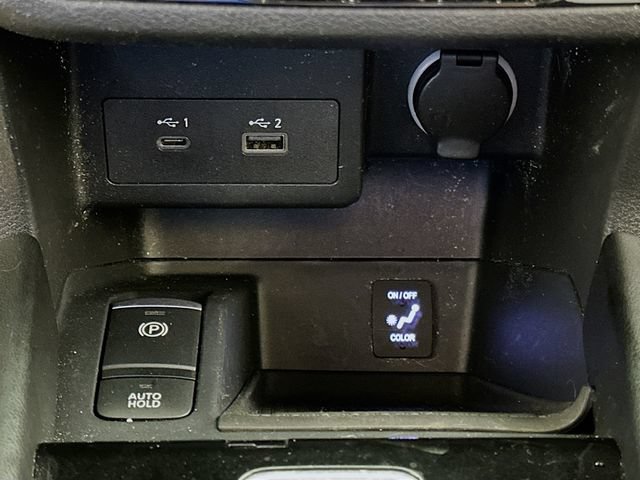 Used 2021 Nissan Kicks SR w/ Interior Electronics Package FWD image 18