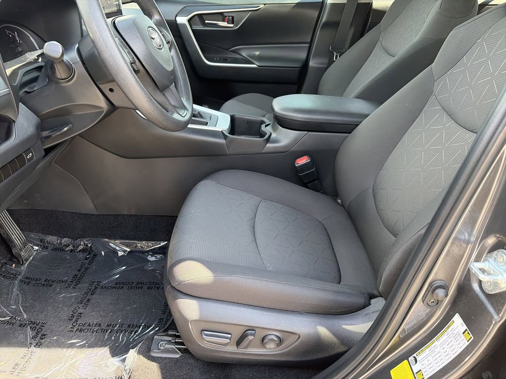 Used 2024 Toyota RAV4 XLE w/ Convenience Package FWD image 30