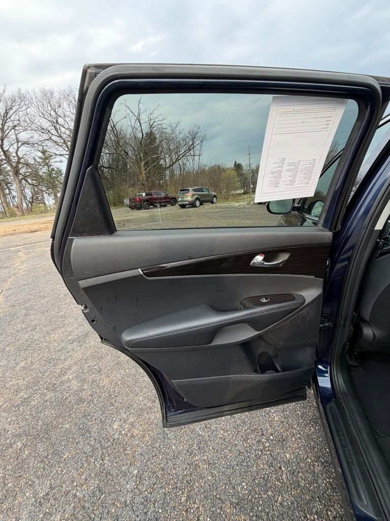 Used 2020 Kia Sorento AWD V6 image 11
