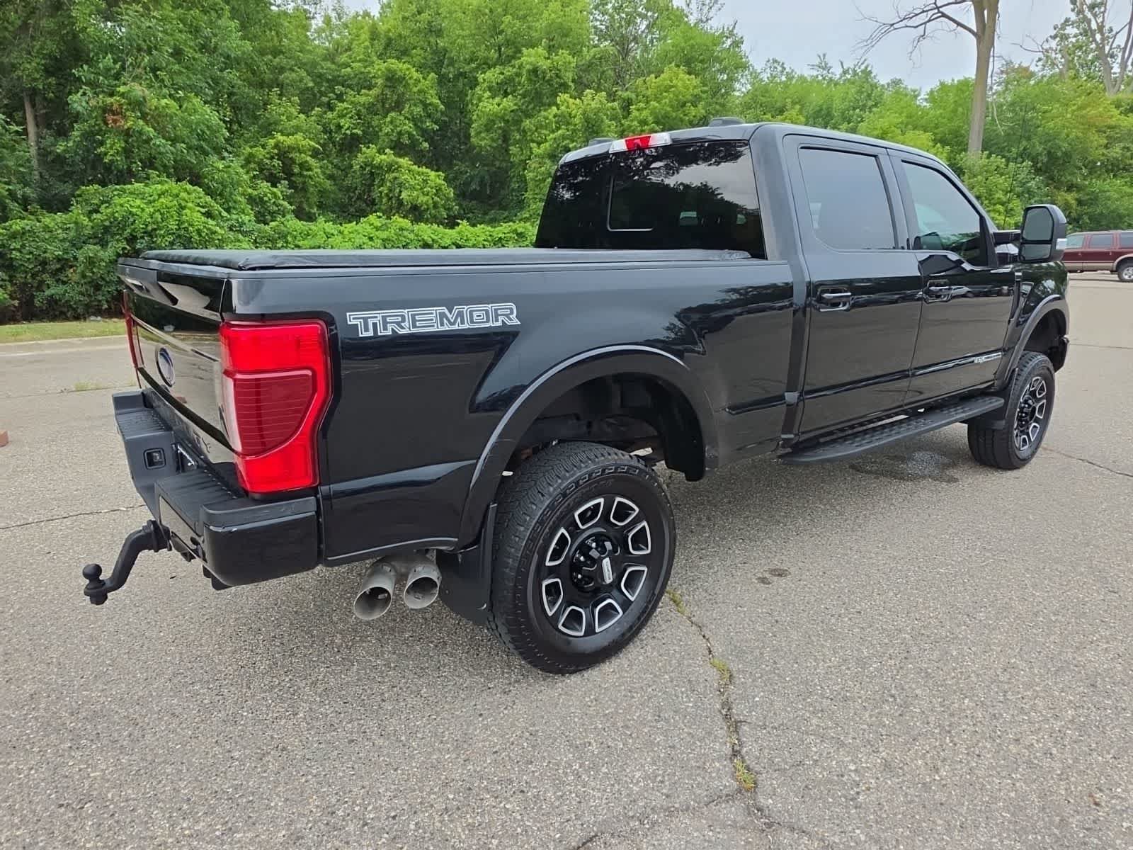 Used 2020 Ford F350 Lariat w/ Tremor Off-Road Package AWD/4WD image 9