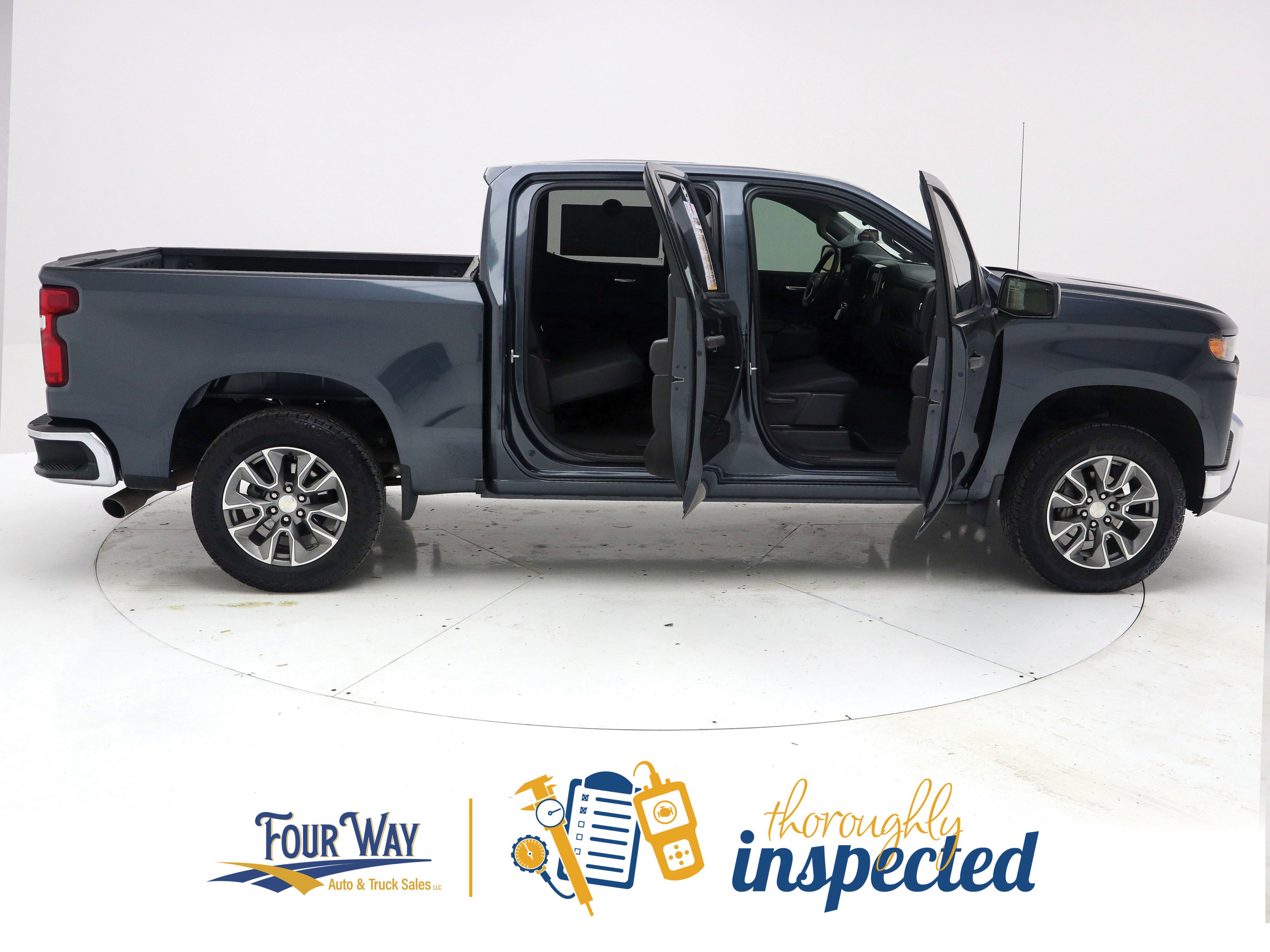 Used 2021 Chevrolet Silverado 1500 W/T w/ WT Value Package AWD/4WD image 3