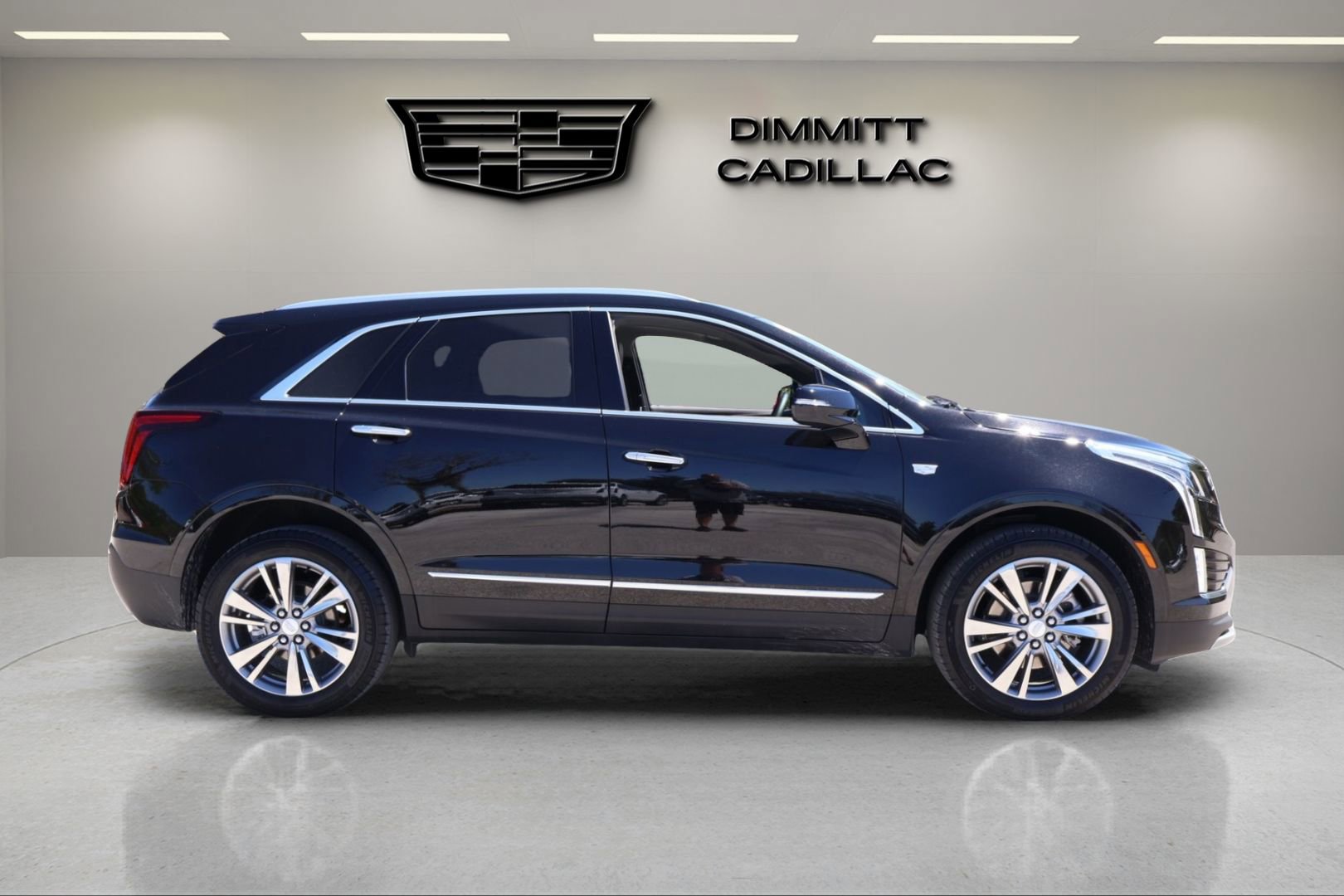 Certified 2025 Cadillac XT5 Premium Luxury image 6