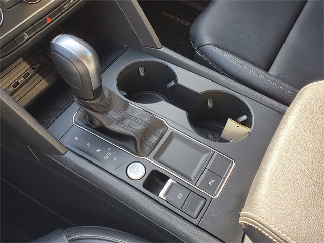 Used 2021 Volkswagen Atlas SE image 32