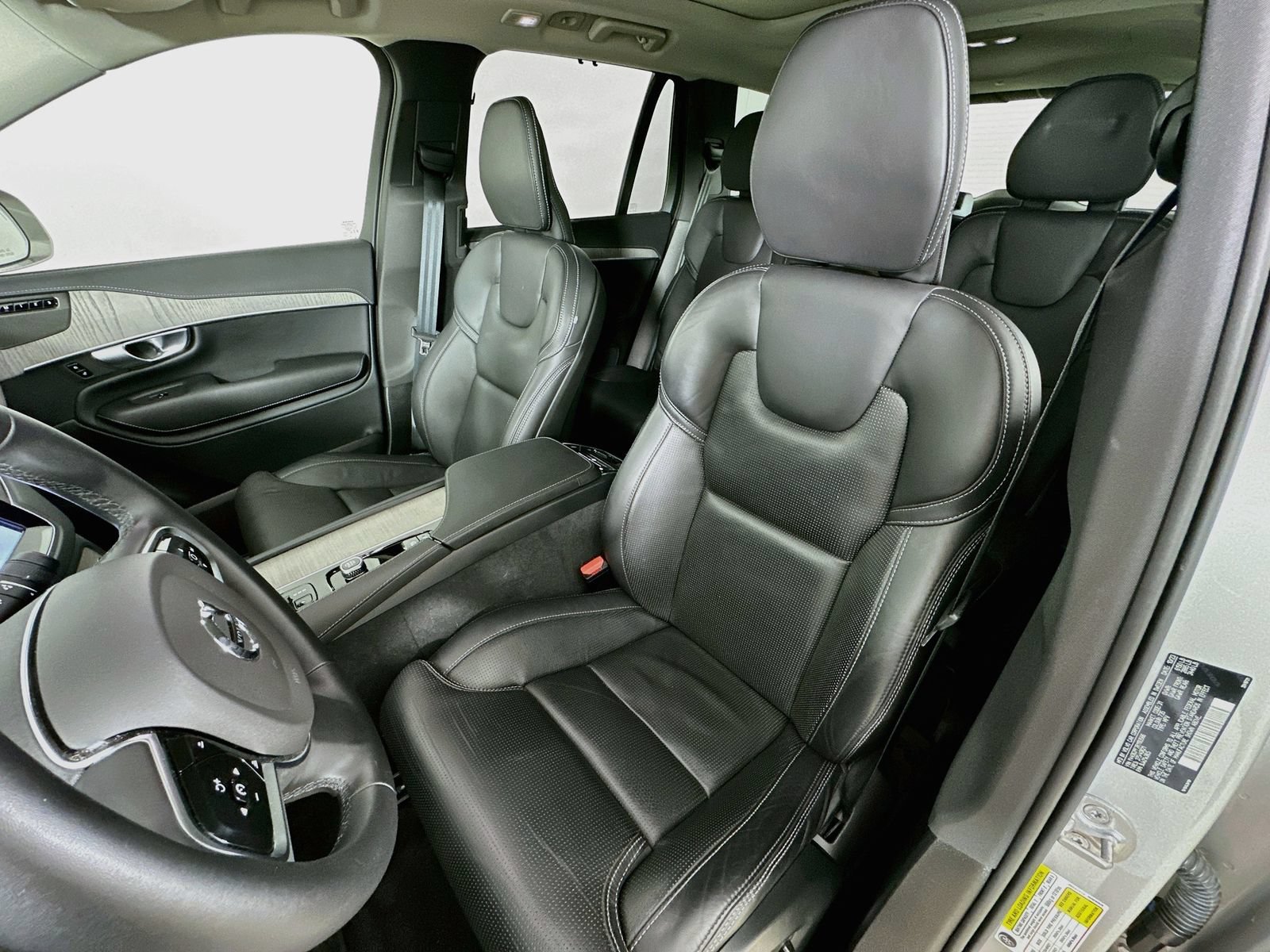 Used 2024 Volvo XC90 B6 Ultimate w/ Protection Package Premier AWD/4WD image 35