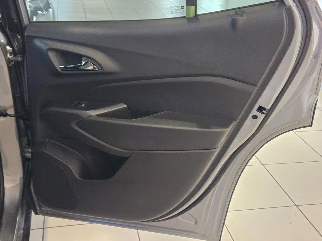New 2026 Chevrolet Trax LS w/ LS Convenience Package FWD image 7
